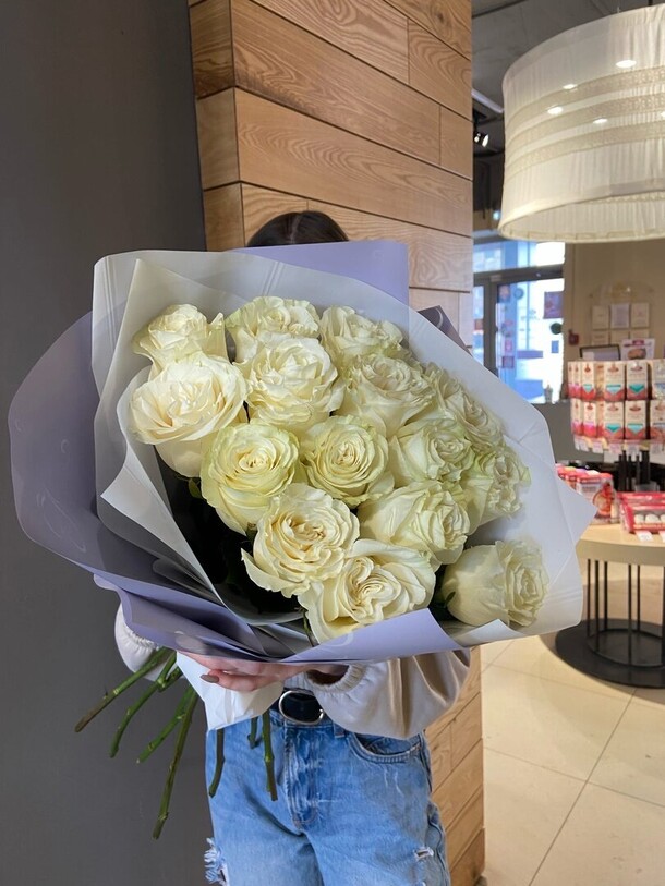 15 красоток, артикул F1102895 - 5687 рублей, доставка по городу. Flawery - доставка цветов