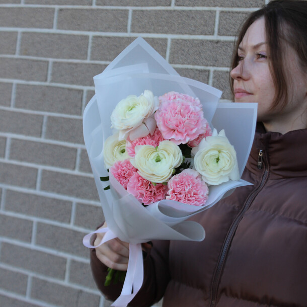 Лютики+диантус, артикул F1155883 - 5564 рублей, доставка по городу. Flawery - доставка цветов