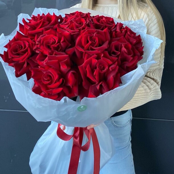 Монобукет из французских роз, артикул F1305416 - 5770 рублей, доставка по городу. Flawery - доставка цветов