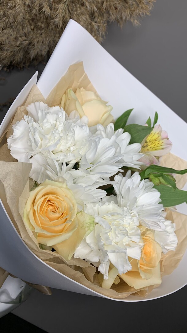 Персик, артикул F1333422 - 2562 рублей, доставка по городу. Flawery - доставка цветов