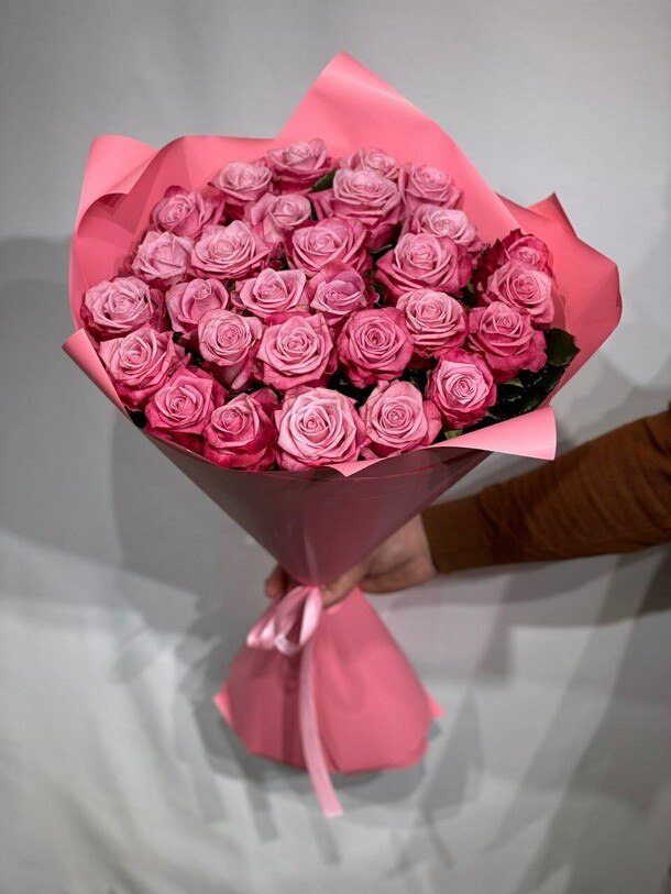 27 роз, артикул F1511253 - 17500 рублей, доставка по городу. Flawery - доставка цветов