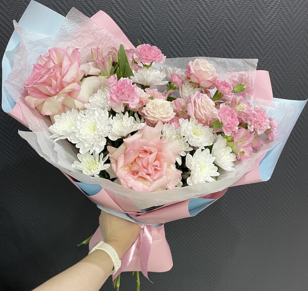 Нежный букет, артикул F1373048 - 5950 рублей, доставка по городу. Flawery - доставка цветов