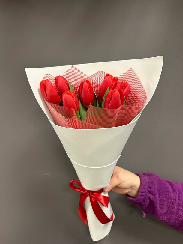 ✅букет из 7 тюльпанов, артикул F1258765 - 3050 рублей, доставка по городу. Flawery - доставка цветов