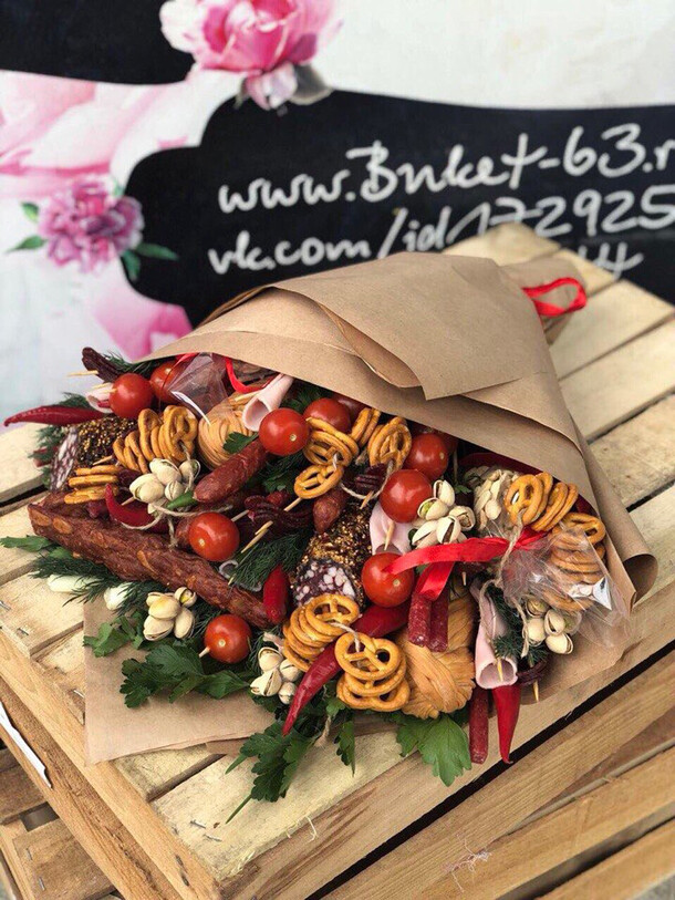 Мужской букет №1, артикул F45943 - 10091 рублей, доставка по городу. Flawery - доставка цветов