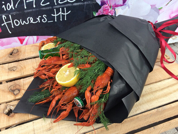 Букет раков с лимоном и укропом, артикул F45952 - 9983 рублей, доставка по городу. Flawery - доставка цветов