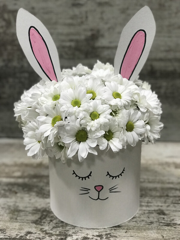 ✅зайка из кустовых хризантем, артикул F46067 - 5125 рублей, доставка по городу. Flawery - доставка цветов