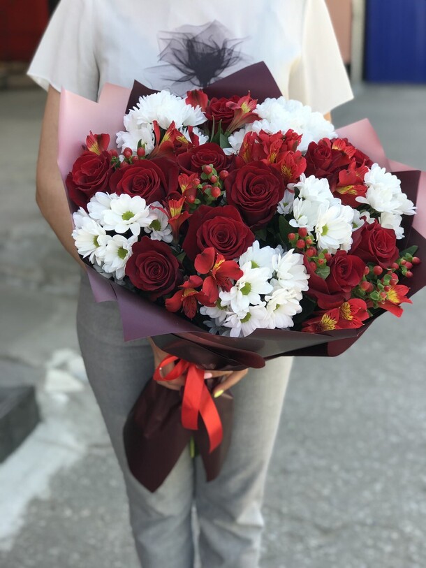 Королевская песня, артикул F115873 - 8990 рублей, доставка по городу. Flawery - доставка цветов