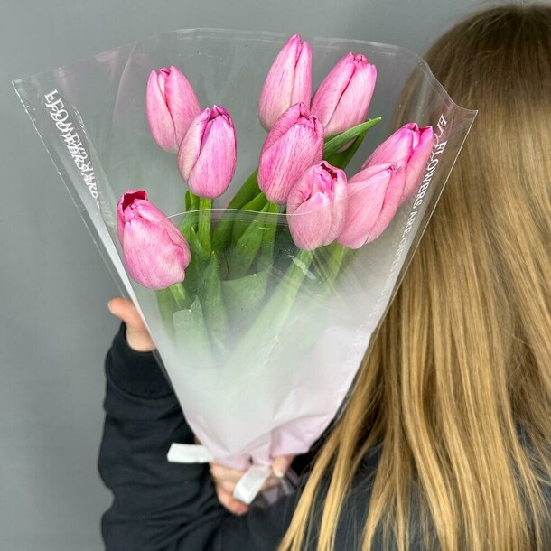 Букет из 9 тюльпанов, артикул F1261951 - 2614 рублей, доставка по городу. Flawery - доставка цветов