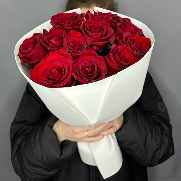 Букет 11 роз, артикул F1262942 - 5403 рублей, доставка по городу. Flawery - доставка цветов