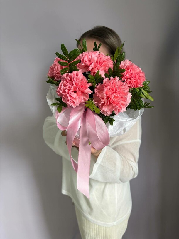 Цветы в коробке «мадлен», артикул F1430577 - 3300 рублей, доставка по городу. Flawery - доставка цветов