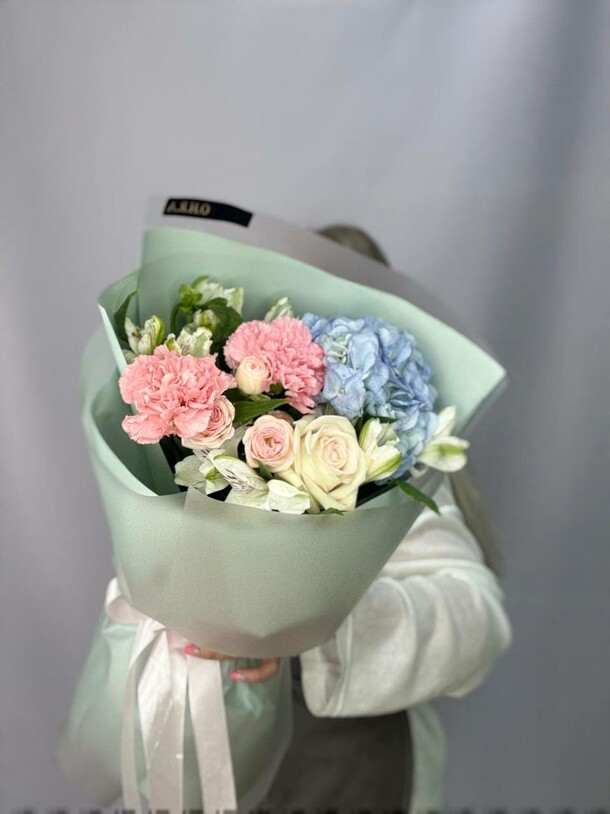 Цветы букет касабланка, артикул F1443592 - 5500 рублей, доставка по городу. Flawery - доставка цветов