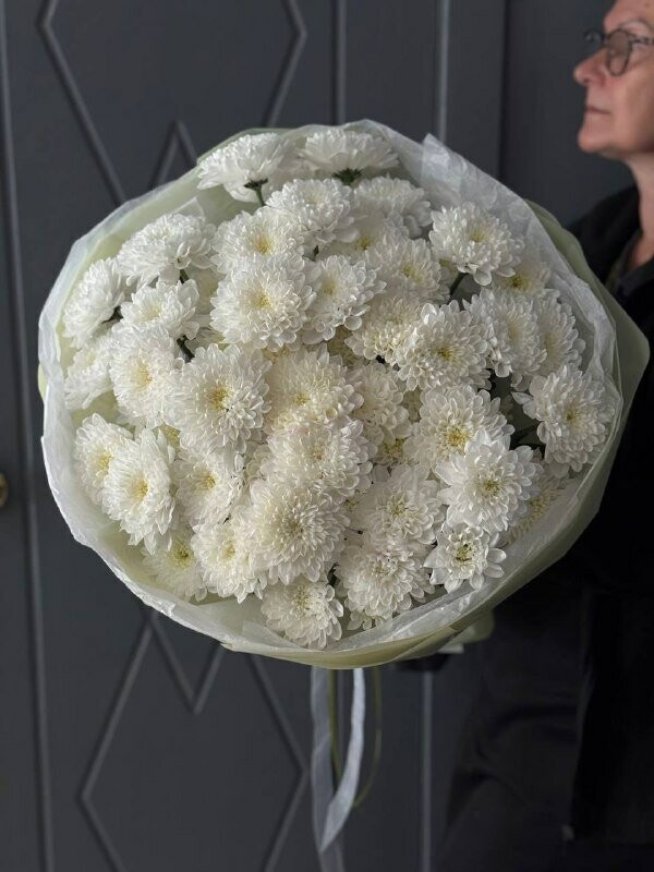 Моно из белых хризантем, артикул F1518568 - 5500 рублей, доставка по городу. Flawery - доставка цветов