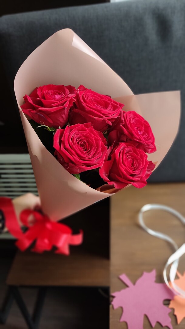 Роза красная. Букет, артикул F1221083 - 1425 рублей, доставка по городу. Flawery - доставка цветов