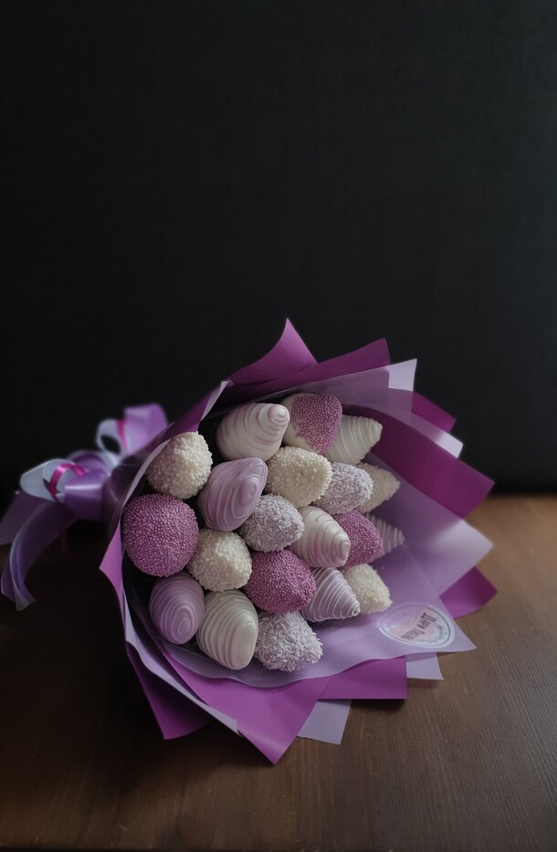 Клубничная мечта м, артикул F1259169 - 6999 рублей, доставка по городу. Flawery - доставка цветов