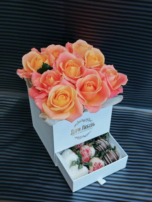 Шкатулка с сюрпризом, артикул F1315914 - 6697 рублей, доставка по городу. Flawery - доставка цветов