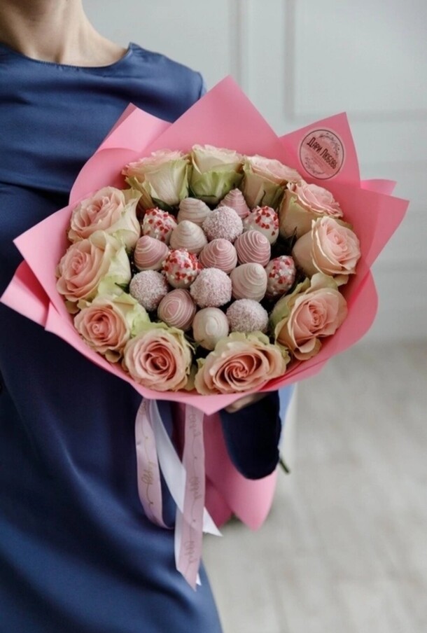 Сатурн с розовыми розами, артикул F1377780 - 10647 рублей, доставка по городу. Flawery - доставка цветов