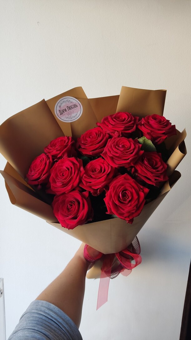 Роза красная 11.Букет, артикул F1377796 - 3800 рублей, доставка по городу. Flawery - доставка цветов