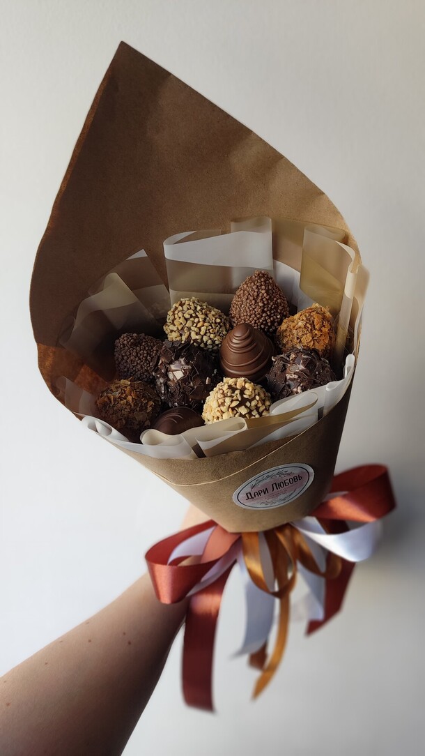 Букет комплимент, артикул F1382863 - 3086 рублей, доставка по городу. Flawery - доставка цветов