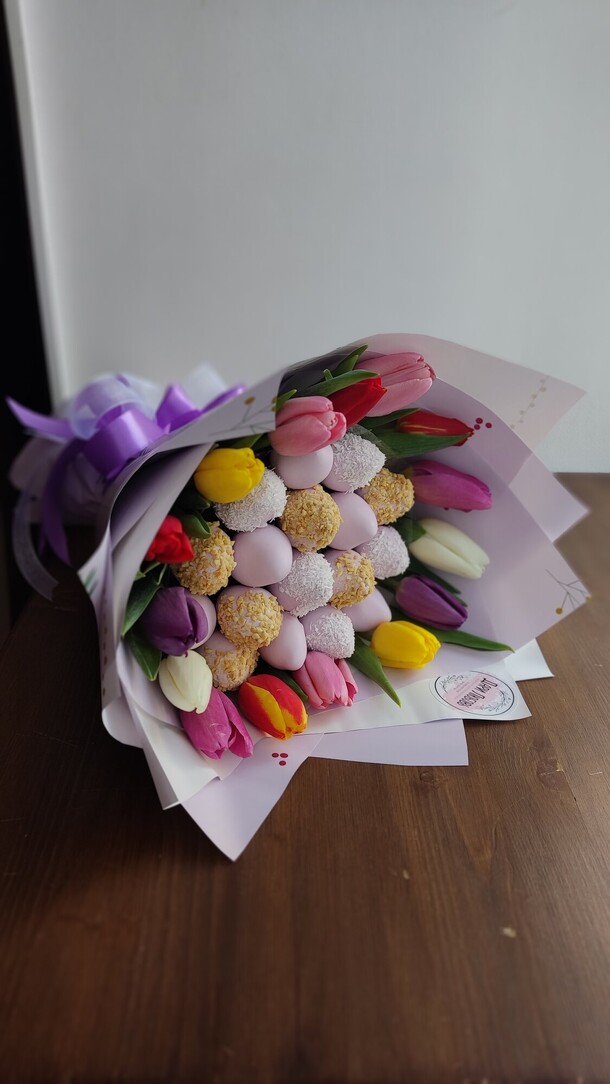 8 марта букет весна 400/15 тюльпанов, артикул F1383974 - 8800 рублей, доставка по городу. Flawery - доставка цветов