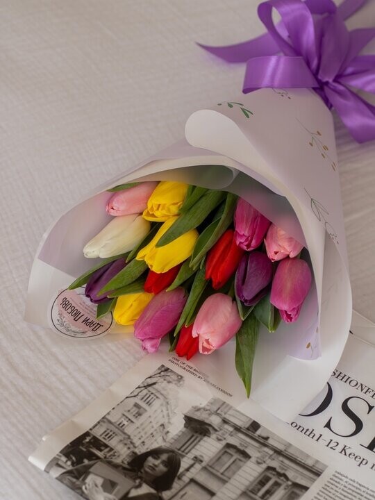 Букет 15 тюльпанов. 8 марта, артикул F1384531 - 2500 рублей, доставка по городу. Flawery - доставка цветов