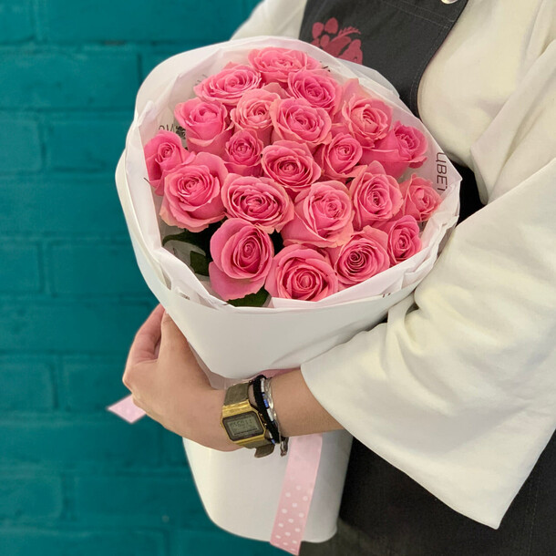 Букет из 21 розовой розы, артикул F1400267 - 5070 рублей, доставка по городу. Flawery - доставка цветов
