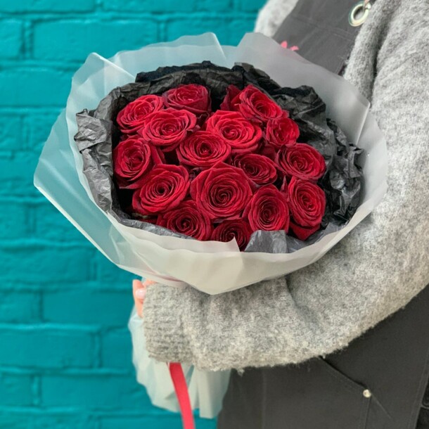 Букет из 15 красных роз, артикул F1407544 - 5150 рублей, доставка по городу. Flawery - доставка цветов