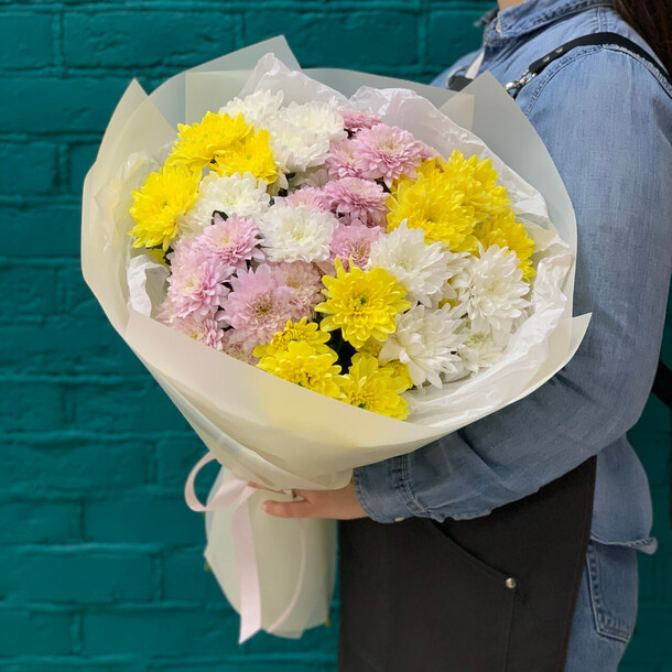 Букет из 9 хризантем, артикул F1407591 - 3660 рублей, доставка по городу. Flawery - доставка цветов