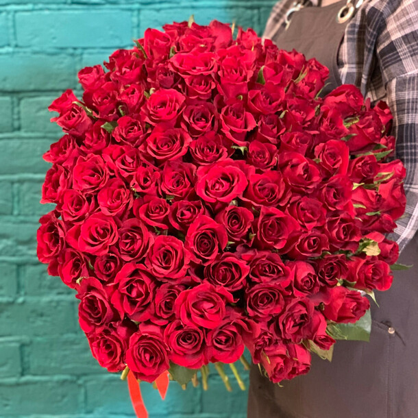 Букет из 75 роз, артикул F1409726 - 18850 рублей, доставка по городу. Flawery - доставка цветов