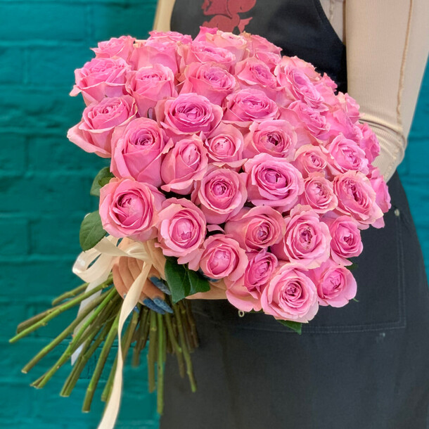 Букет из 45 розовых роз, артикул F1409757 - 11310 рублей, доставка по городу. Flawery - доставка цветов