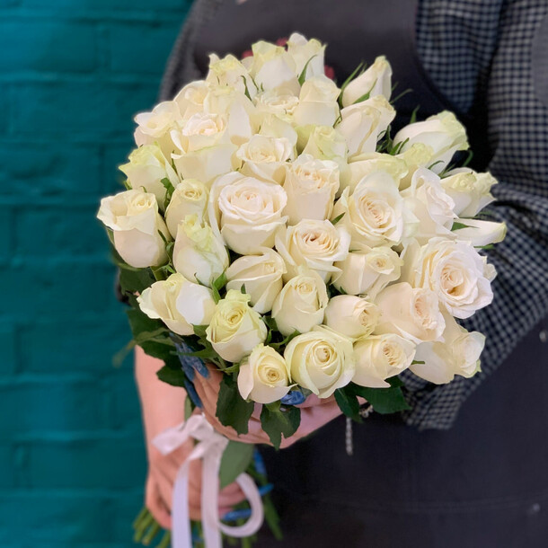 Букет из 45 роз, артикул F1410196 - 11310 рублей, доставка по городу. Flawery - доставка цветов