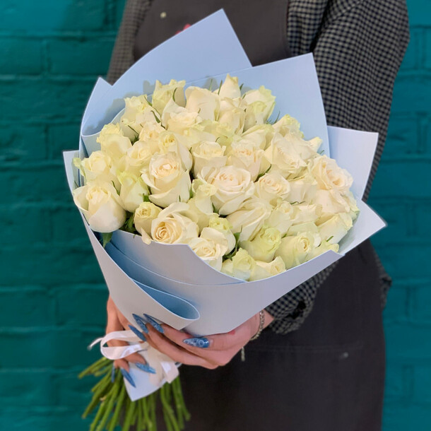 Букет из 51 белой розы, артикул F1410202 - 13280 рублей, доставка по городу. Flawery - доставка цветов