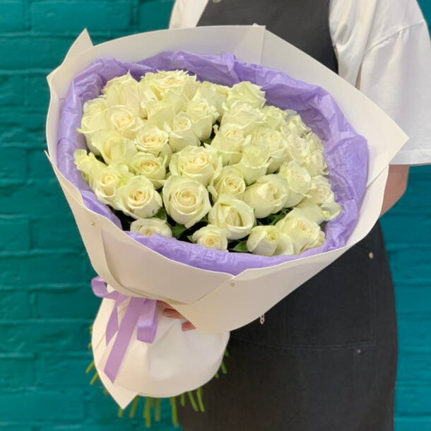 Букет из 51 розы, артикул F1412401 - 13280 рублей, доставка по городу. Flawery - доставка цветов