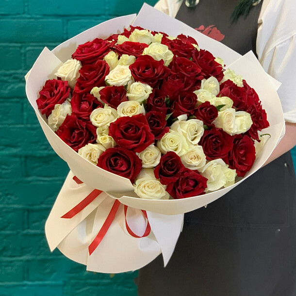 Букет из 75 роз, артикул F1412436 - 25380 рублей, доставка по городу. Flawery - доставка цветов