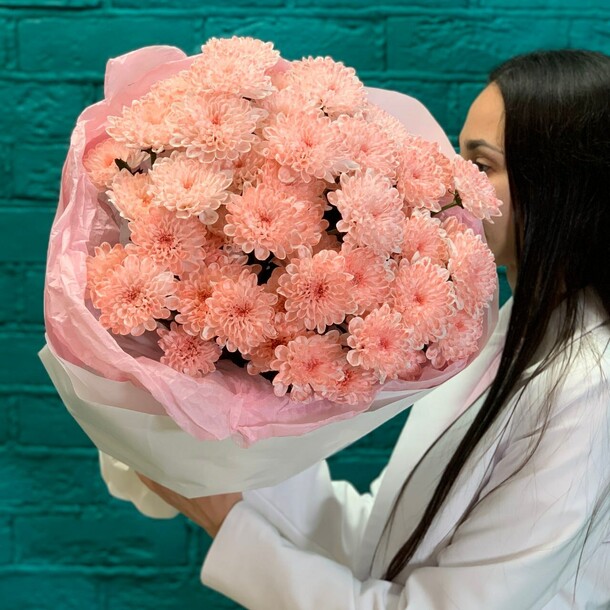 9 розовых хризантем "мотти", артикул F1457451 - 4900 рублей, доставка по городу. Flawery - доставка цветов