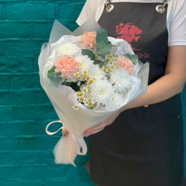 Хризантема и ромашка "изабель", артикул F1457488 - 3290 рублей, доставка по городу. Flawery - доставка цветов