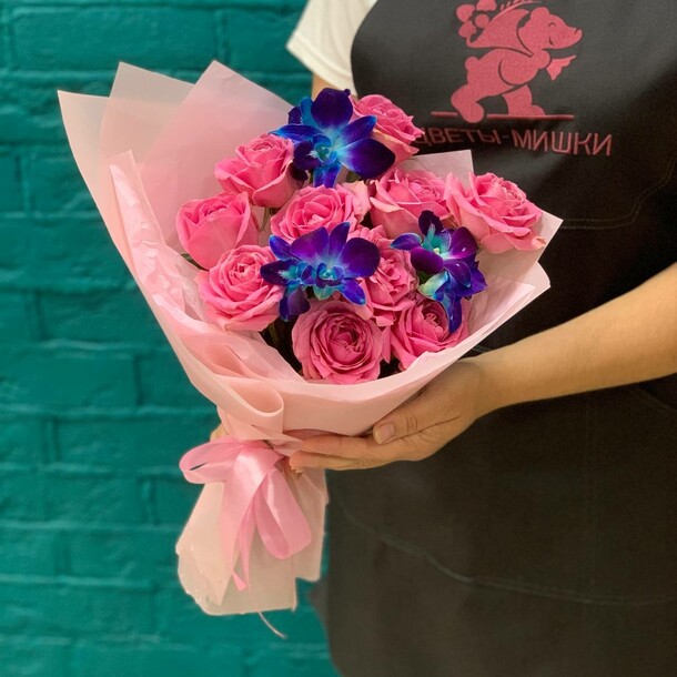 Роза и дендробиум "вечерний мотылек", артикул F1457490 - 3299 рублей, доставка по городу. Flawery - доставка цветов