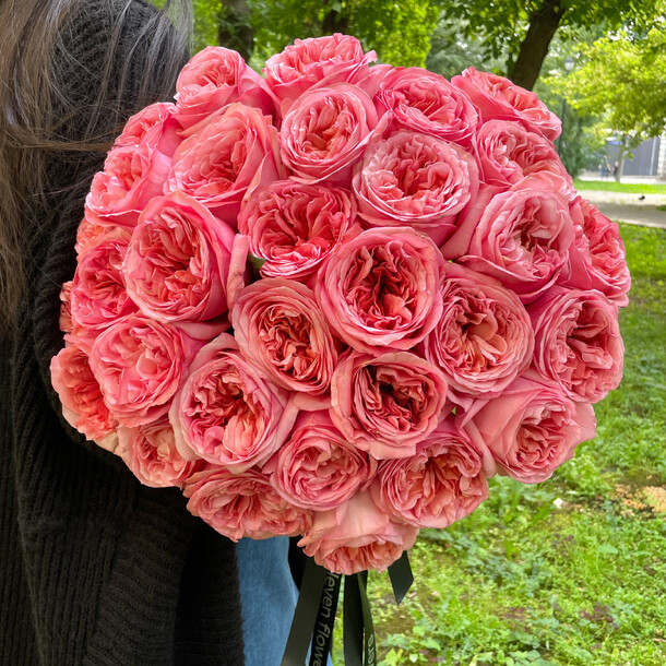 Пионовидные розы pink expression, артикул F1455276 - 18500 рублей, доставка по городу. Flawery - доставка цветов