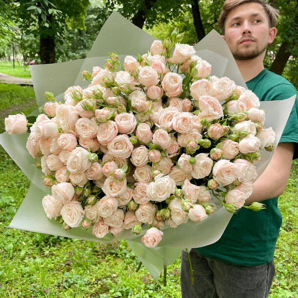 Кустовые пионовидные розы bombastic, артикул F1455300 - 22000 рублей, доставка по городу. Flawery - доставка цветов