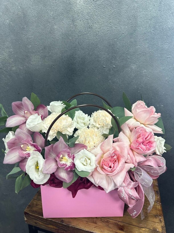 Нежность, артикул F1325863 - 3740 рублей, доставка по городу. Flawery - доставка цветов