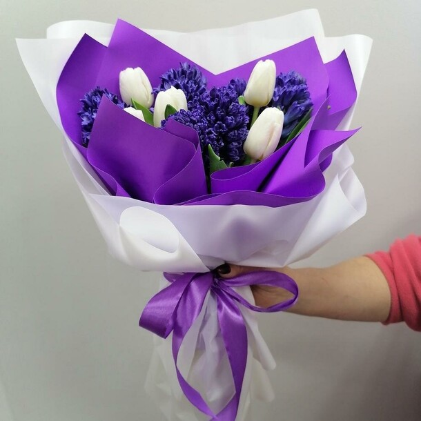 Гиацинты и тюльпаны, артикул F1383590 - 4060 рублей, доставка по городу. Flawery - доставка цветов