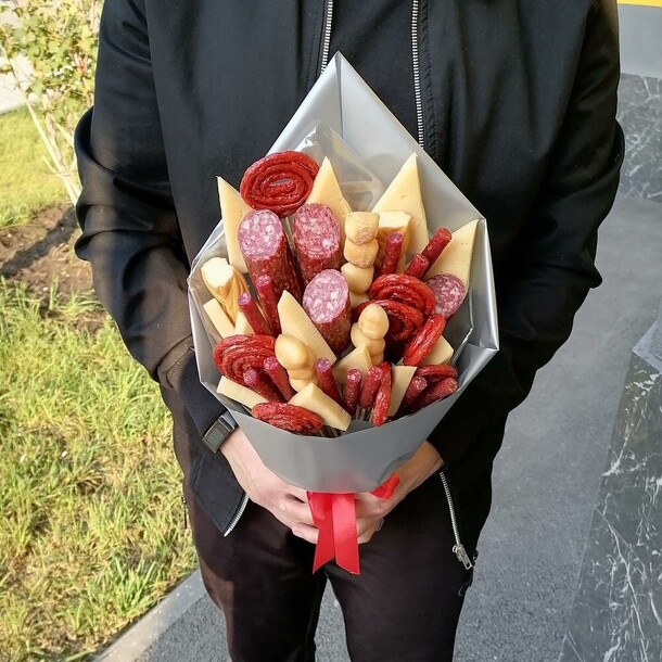 Мужской букет в сером, артикул F1383693 - 3581 рублей, доставка по городу. Flawery - доставка цветов