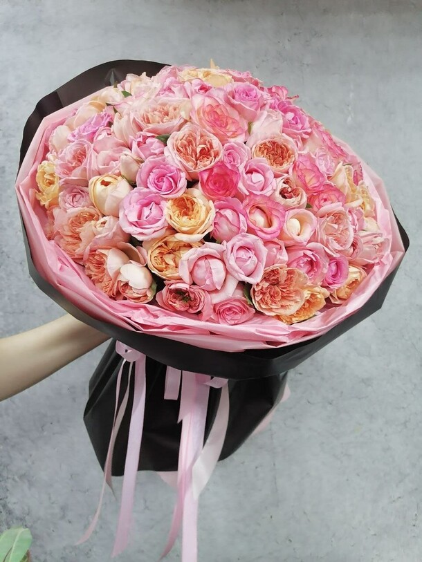 Нежный микс роз, артикул F1453193 - 8490 рублей, доставка по городу. Flawery - доставка цветов