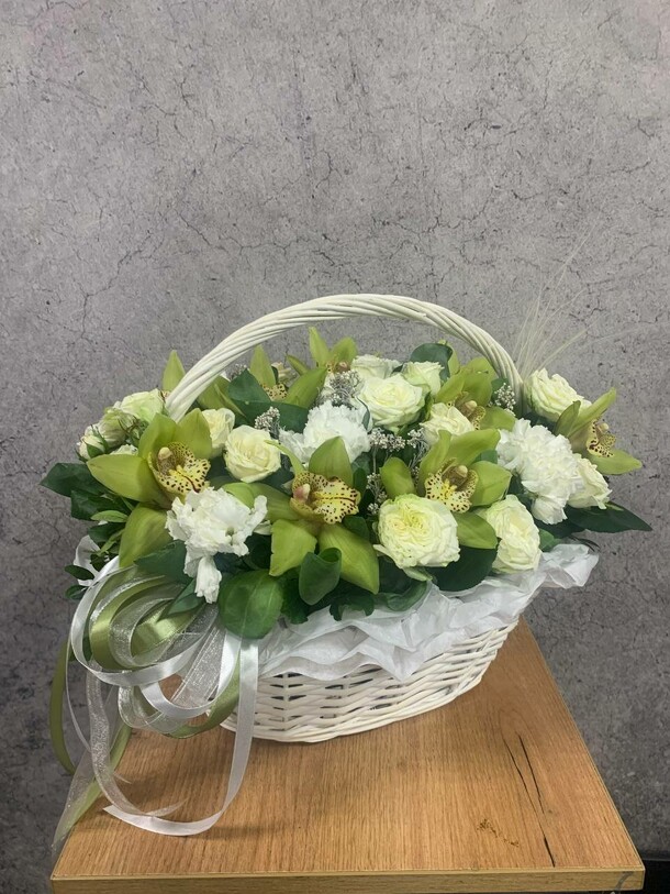 Неотрозимая корзина, артикул F1467479 - 6190 рублей, доставка по городу. Flawery - доставка цветов