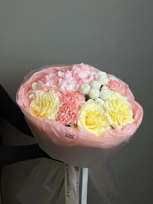 Букет pure devotion арт 8119, артикул F1521085 - 4500 рублей, доставка по городу. Flawery - доставка цветов