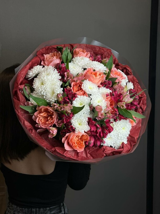 Букет precious adoration арт 8102, артикул F1521100 - 14340 рублей, доставка по городу. Flawery - доставка цветов