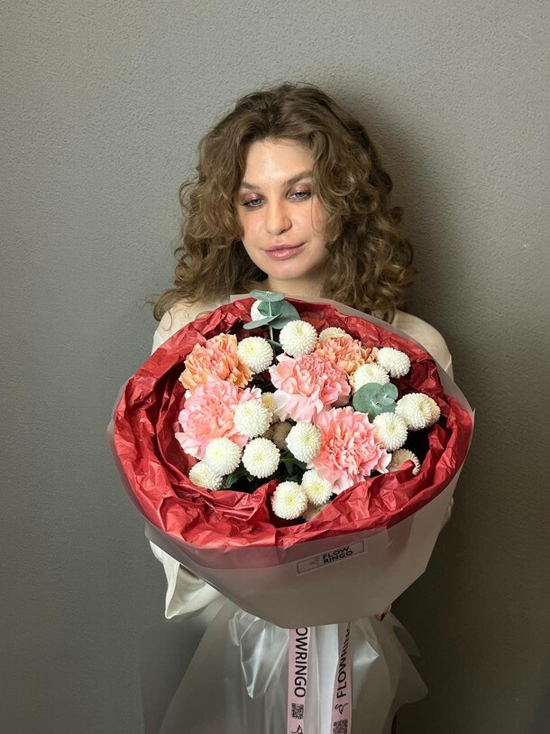 Букет royal amour арт 8112, артикул F1521136 - 3420 рублей, доставка по городу. Flawery - доставка цветов