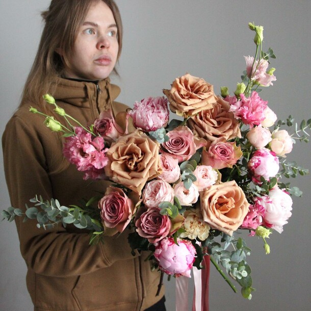 Клубничная карамель, артикул F103096 - 25607 рублей, доставка по городу. Flawery - доставка цветов