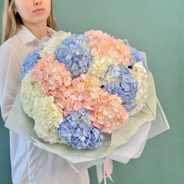 Букет из гортензий 15шт, артикул F1248379 - 24873 рублей, доставка по городу. Flawery - доставка цветов