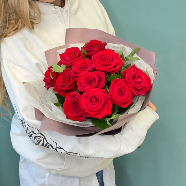 Букет из ароматных красных роз «рэд наоми», артикул F1278376 - 5518 рублей, доставка по городу. Flawery - доставка цветов