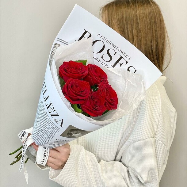 «гранатовый браслет» букет из красных роз, артикул F1337955 - 2444 рублей, доставка по городу. Flawery - доставка цветов